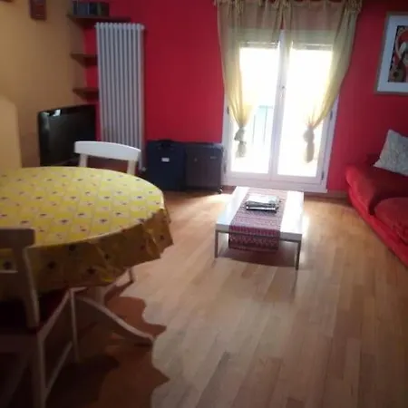 Mansarda Nel Cuore Di 아파트